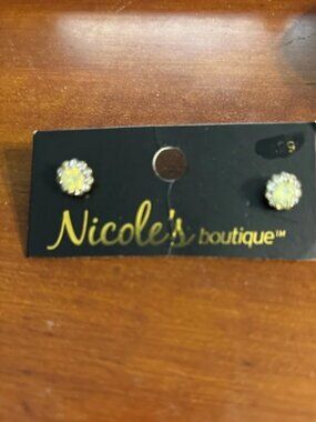 Nicole’s Boutique Yellow Stone Stud Earrings With Rhinestone Accent New